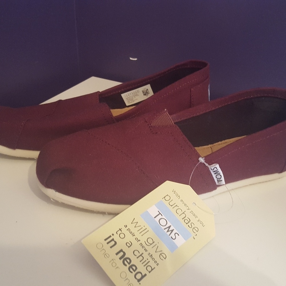 Toms Classic Slip Ons